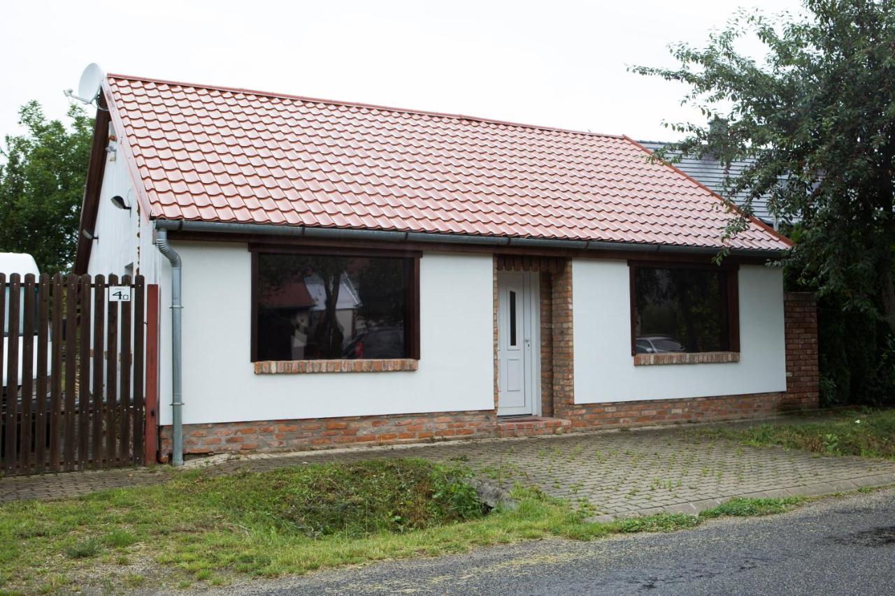 Ferienwohnung Kikelet Apartman Szombathely Exterior foto